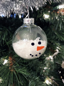 This is the easiest ever snowman Christmas ornament!