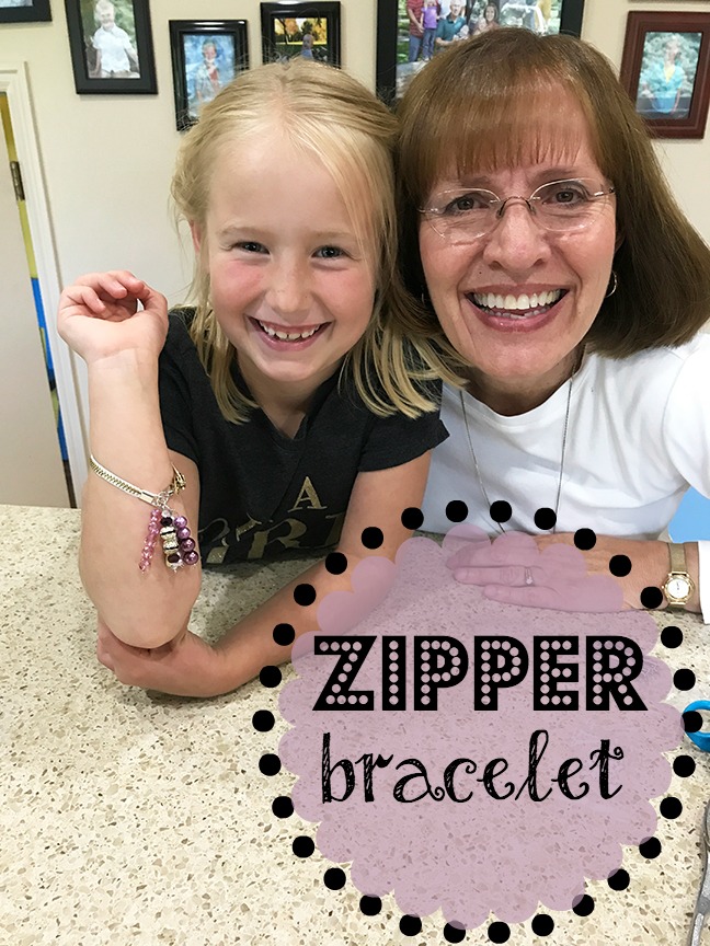 Zipper Bracelets - A Fun Craft For Tween and Teen Girls - Grandma Ideas