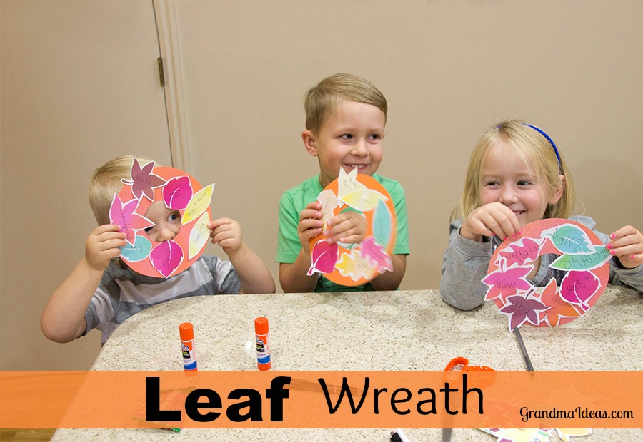 Make this leaf wreath with kids. 